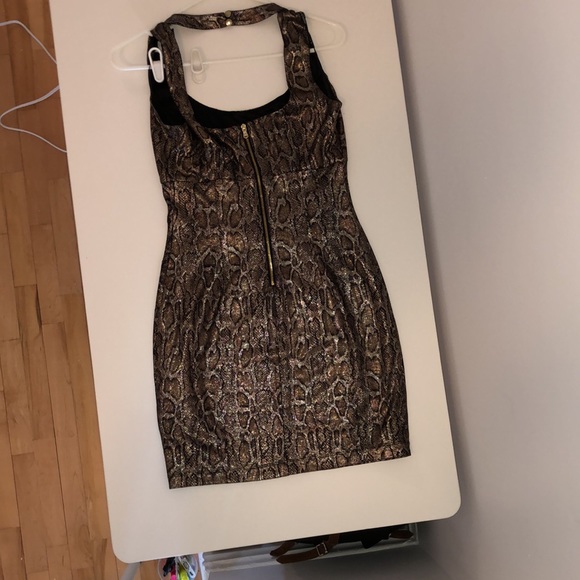 Guess dress, shimmery snakeskin, never worn, size 4 - Picture 3 of 4